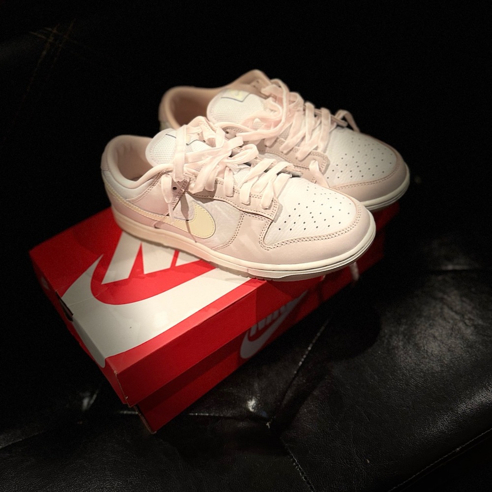 Nike Women’s Dunks Glacier Pink